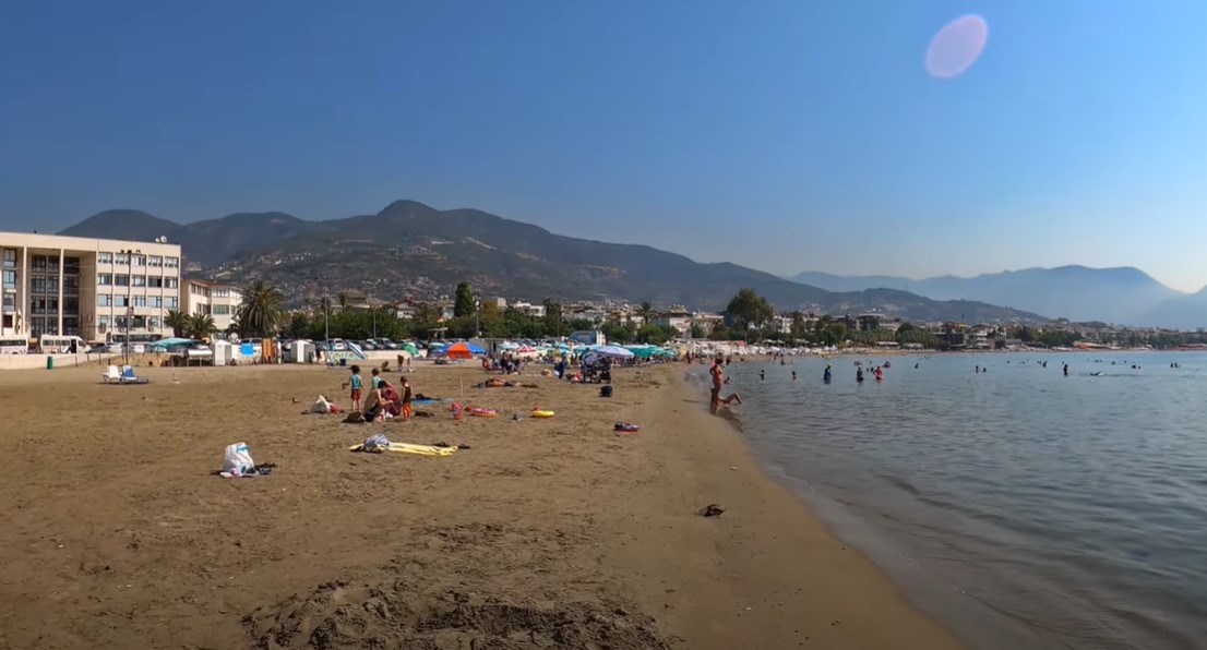 alanya belediyesi halk plajı